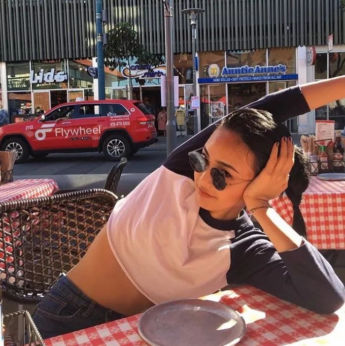 保姆级拍照姿势很火,保姆级拍照动作教程