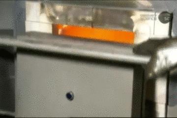 怎么把锁给拆下来,锁怎么一提就锁上呢