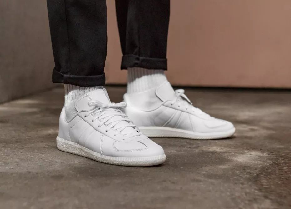 你为什么会买白色鞋？│《每周冷门球鞋大赏》