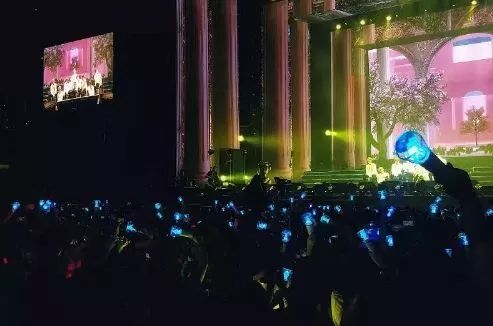 偶像周边店铺推荐,粉丝卖偶像周边正常吗