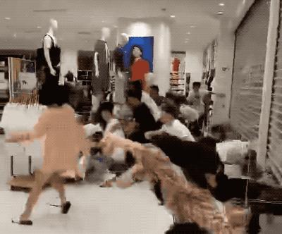 优衣库t恤经典,最近很火的网红t恤优衣库