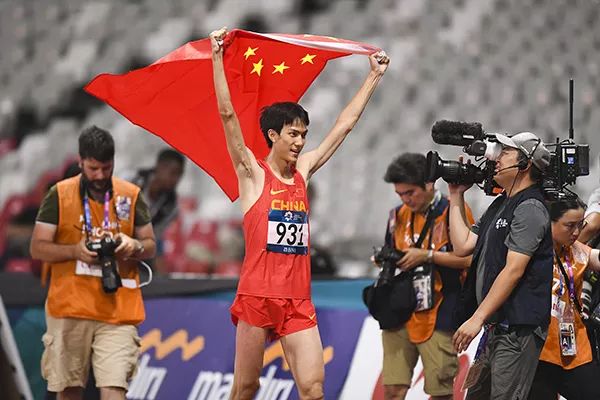 跳高冠军清华大学硕士,清华高材生又是跳高天才