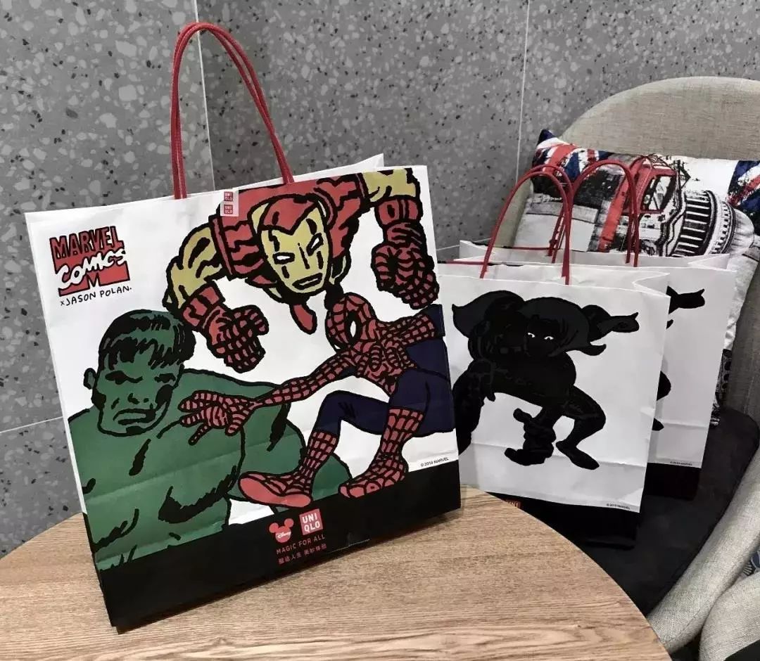 优衣库t恤哄抢,抢购衣服优衣库