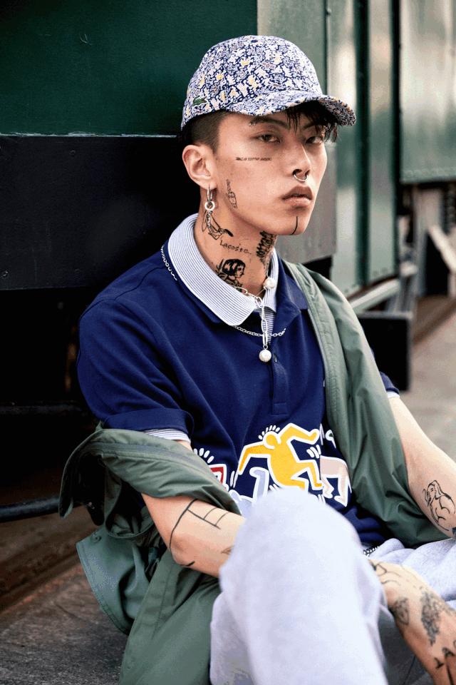 kaws优衣库2021补货,优衣库kaws联名t恤穿搭