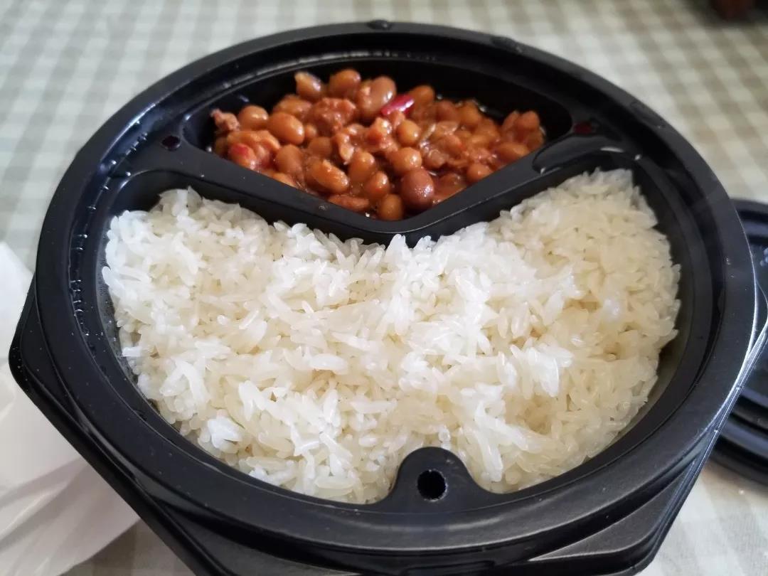 唯食评测｜是出游神器还是鸡肋？唯食君试吃一款自热米饭，这！这个味道