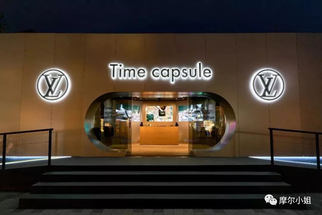 从“三傻”到“黑凤凰”，SophieTurner的成名之路原来这么坎坷？