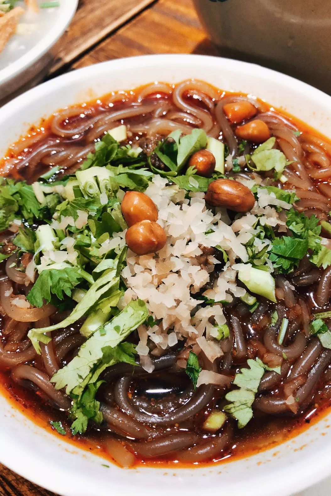 雨女有瓜|我去成都LV展出差的24小时吃成了真实的猪