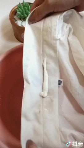 风油精喷在衣服上会怎么样,风油精滴到衣服上会怎么样