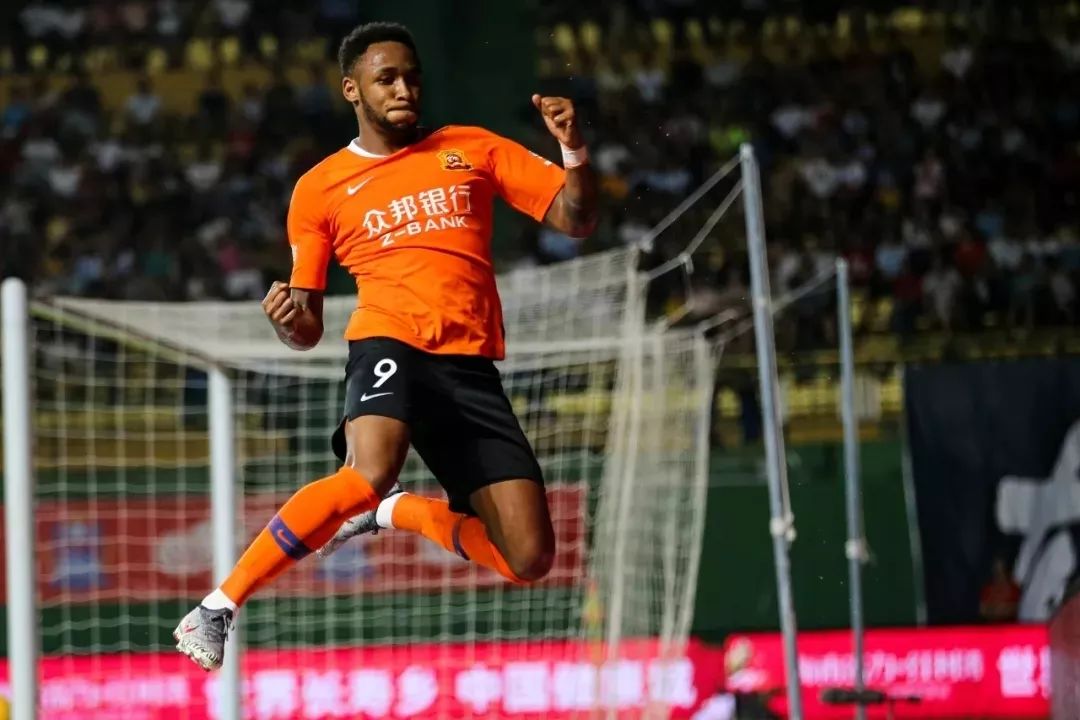 逆转夺冠震撼瞬间,武汉卓尔2:2绝平梅县铁汉