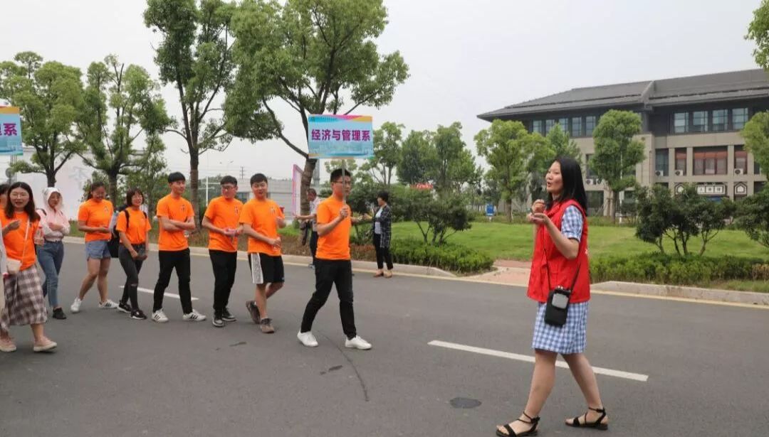 欢迎同学们回来母校学习,欢迎校友们常回家看看