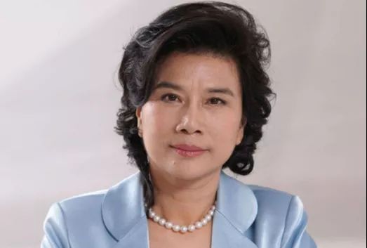 中国老板穿衣搭配冬装,当代老板的穿搭风格