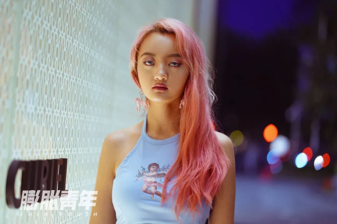 卡卡|欧美风大妞甜辣突袭～绝不退潮的糖果系穿搭攻略都在这