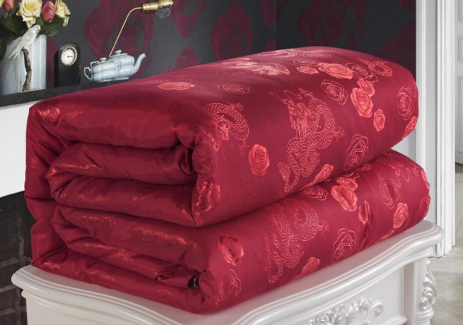 棉花被好还是蚕丝被好,棉花被和棉花被哪个好