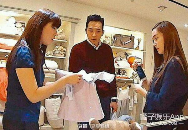 因为一张合照被郑氏姐妹粉丝群嘲的他，6年前还和阿娇交往过