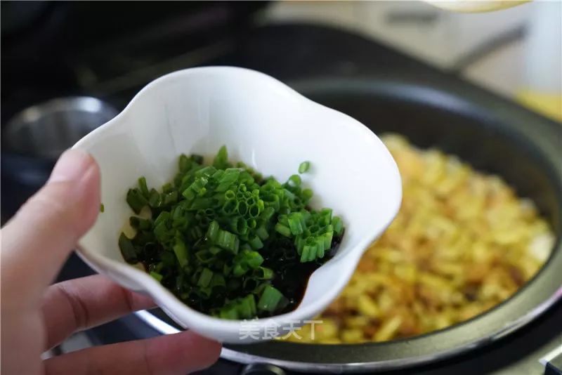 10分钟搞定的懒人焖饭有肉有菜 (懒人焖饭一锅就搞定重点是巨好吃)