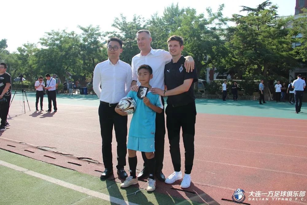 蓝队青训国青,中国青训与国外青训