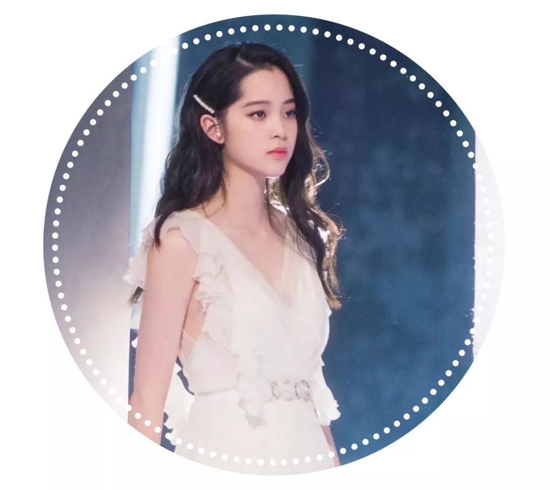 迪丽热巴杨超越猜图,杨超越瘦脸方法