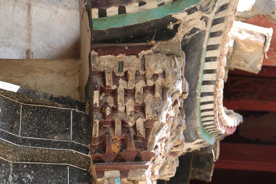 「人文宾川」古院沧桑，古树依然，这里的“花海”盛开在六月——李氏宗祠火把花