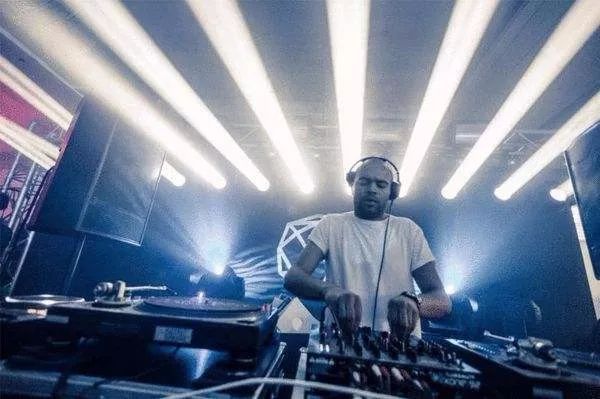 《乐队的夏天》爆红，如何假装自己是个摇滚老炮呢？