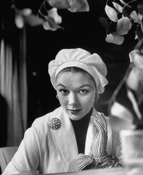 这位香奈儿的死对头，与迪奥先生齐名，打造出最原汁原味的法式优雅