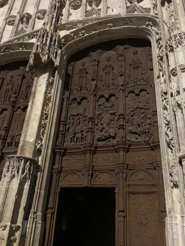 欧洲旅游教堂推荐,去欧洲旅行一定去五大教堂和城堡