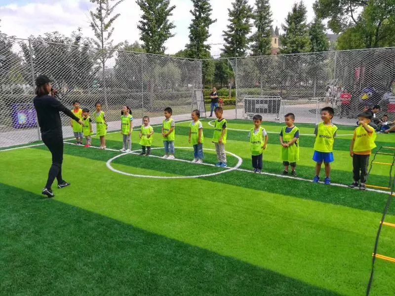 上海市浦东少儿足球夏令营,青少年免费足球公益夏令营