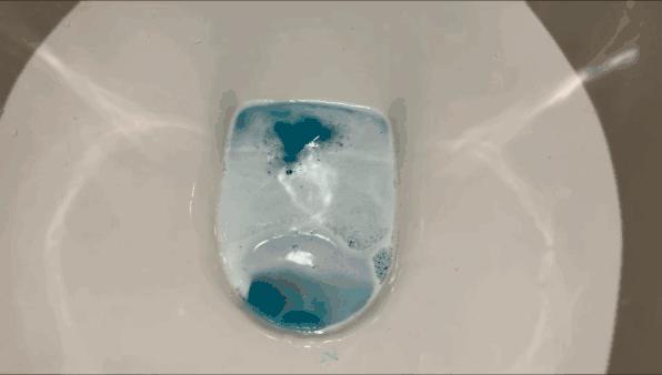 马桶冲水瞬间的细菌,马桶冲水细菌飞溅视频