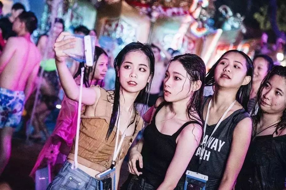 1元门票泼水节,石燕湖电音泼水节在哪