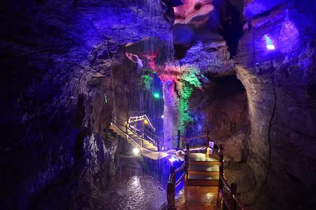 高山地下峡谷漂流门票特价,峡谷漂流门票特价