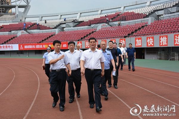 绿茵场上最美“警察蓝”中非少年足球友谊赛安全保卫工作掠影