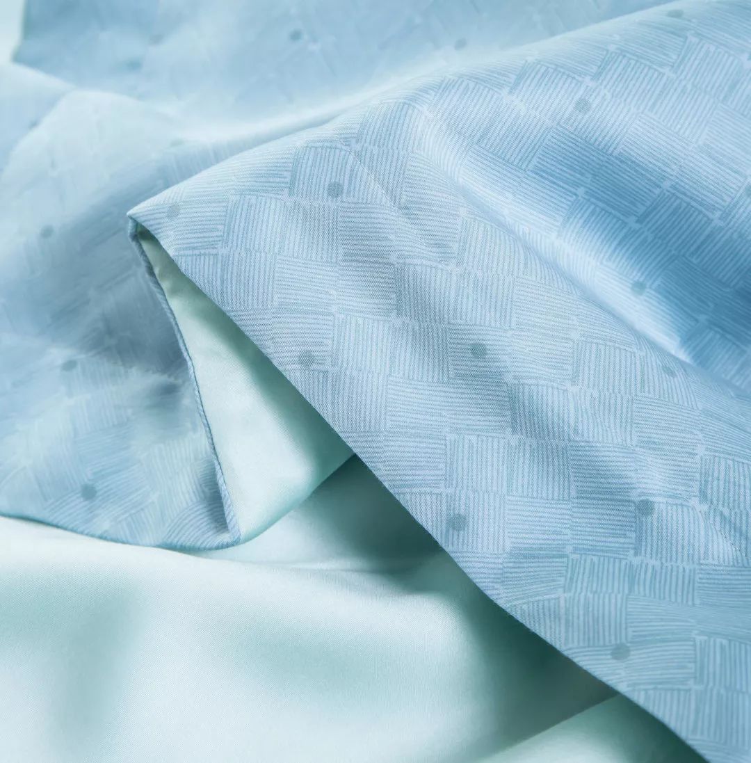 闪购|蚕丝被都能水洗了，还有什么理由不入一条呢？