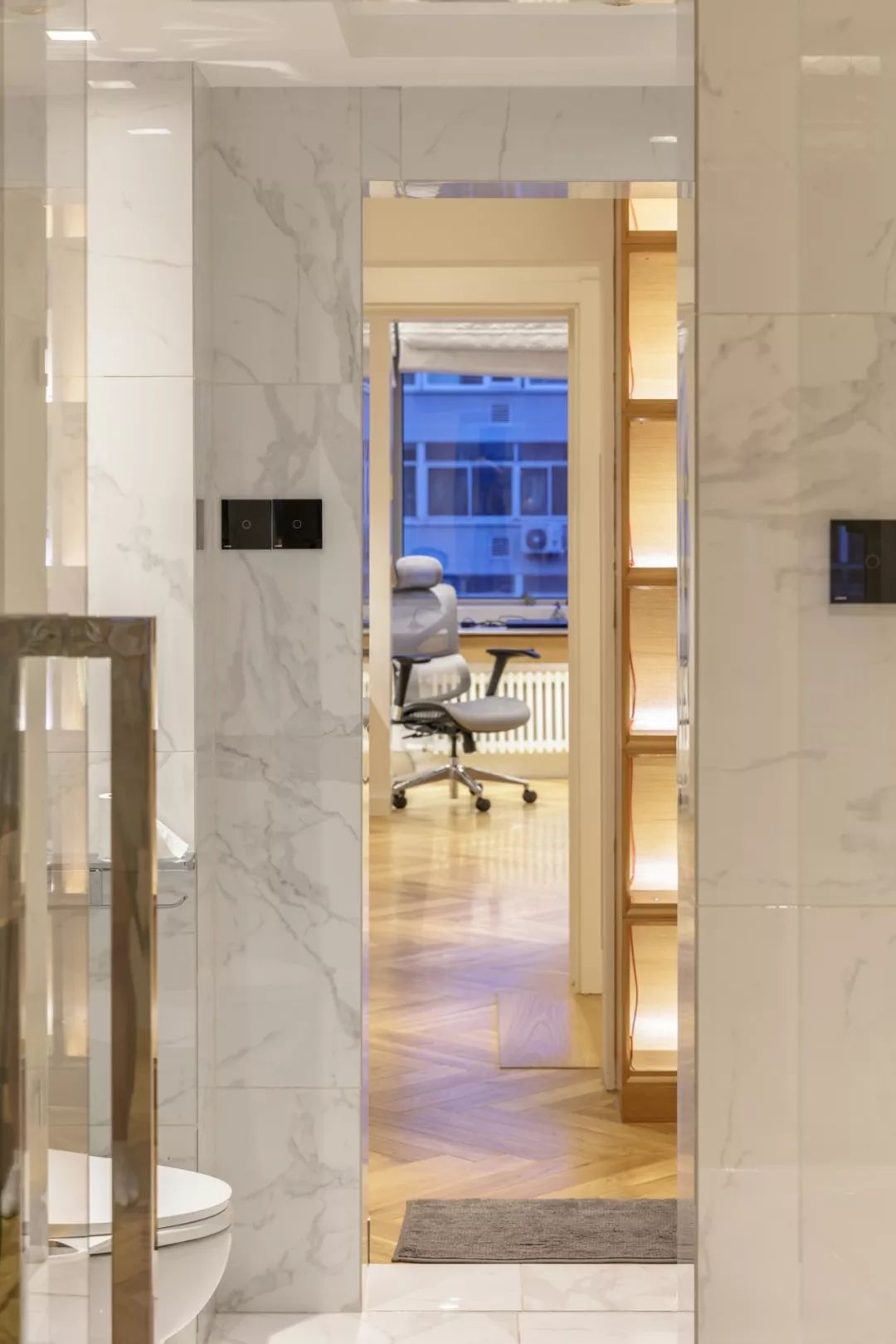 阳台很大要不要装窗帘,阳台太大能装铝合金窗吗