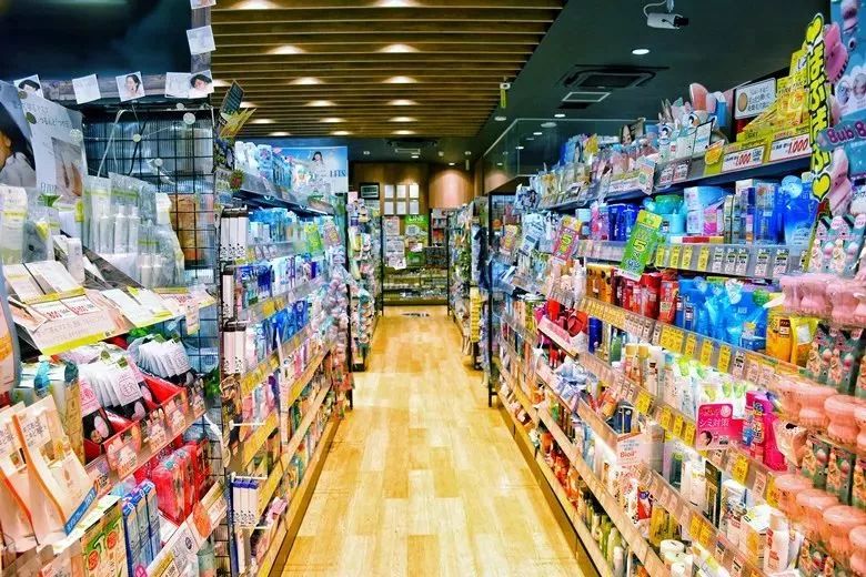 找到源头了！中国游客和代购原来是在这家日本药妆店里扫货到半夜