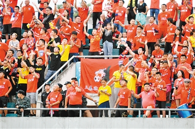 中甲半程结束西北狼跳出保级圈陕西大秦之水队2：0四川FC队