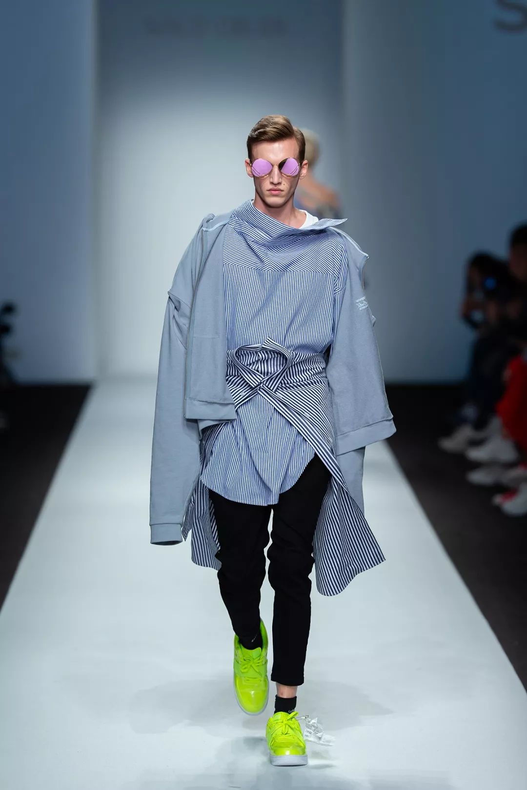 利郎男装秋冬流行趋势,2022男装秋冬色彩趋势