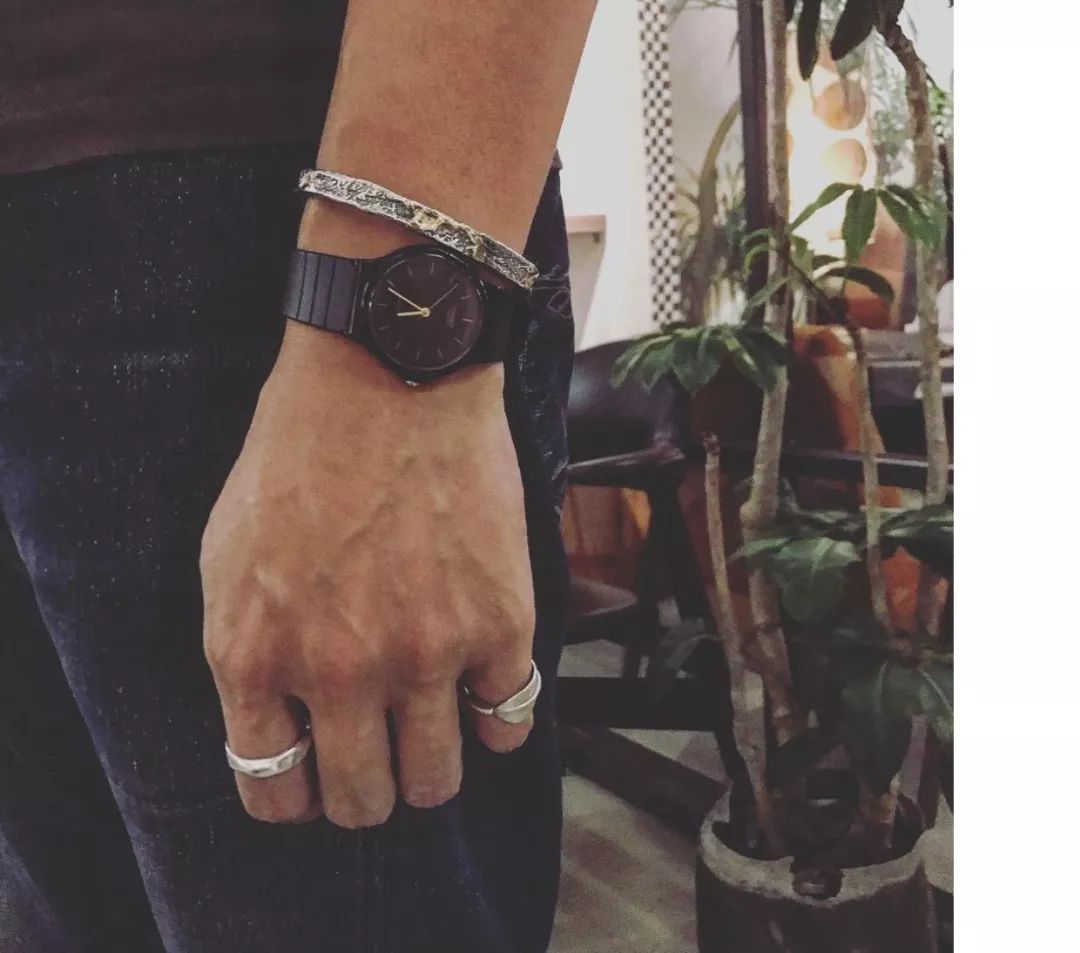 六叔的银饰没我的帅，还没我的便宜