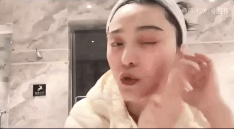 分手辟谣花式复出热度狂飙，2天演绎翻身大戏