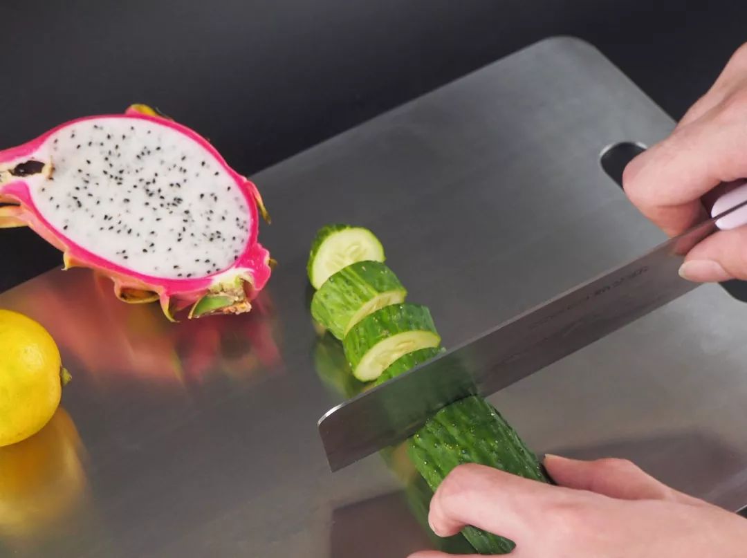 一冲一擦就干净如新,一冲就干净