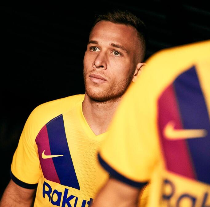 巴萨官宣新球衣,巴萨发布新赛季客场球衣