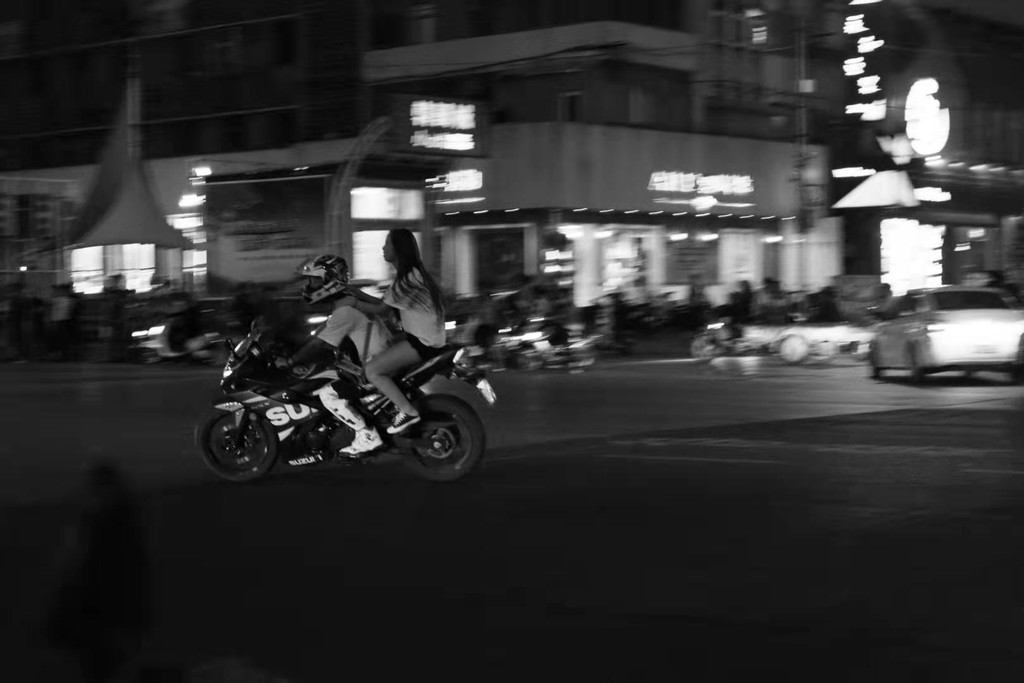 500元购买佳能m50,网购100元电脑开箱