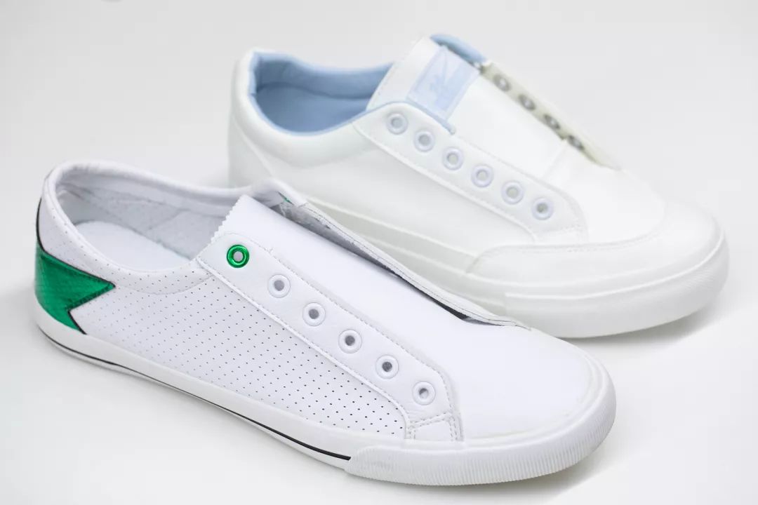 中国造了双变态小白鞋！狂虐20万次不皱！自带800散热孔，百元就搞定