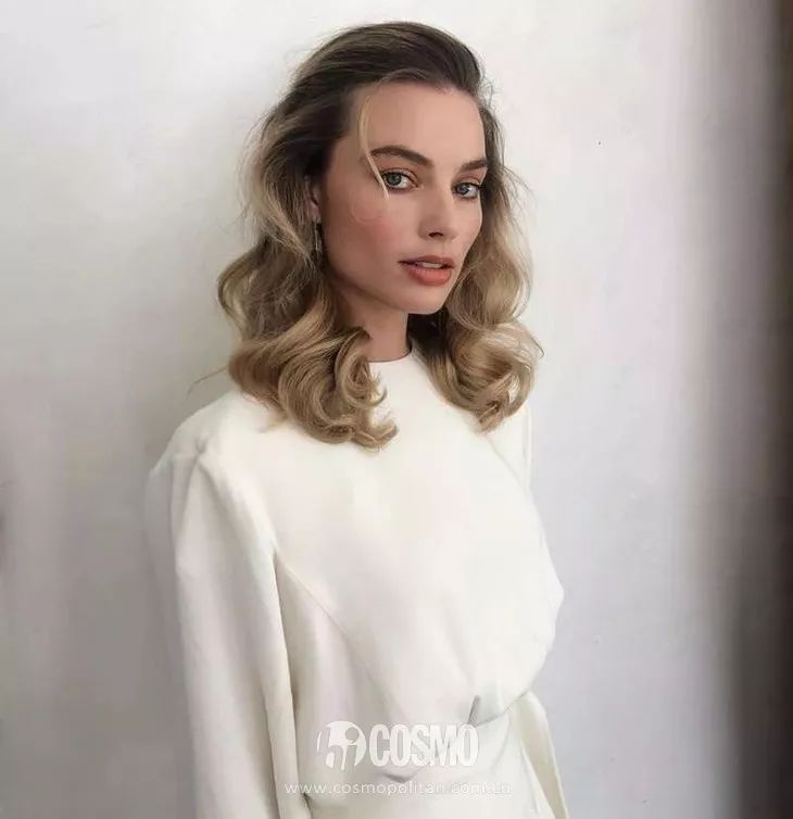 何穗刘雯香奈儿走秀,何穗刘雯超模走秀