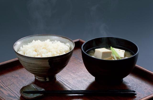 喝完酒第二天醉了怎么快速缓解,什么食物能解醉酒