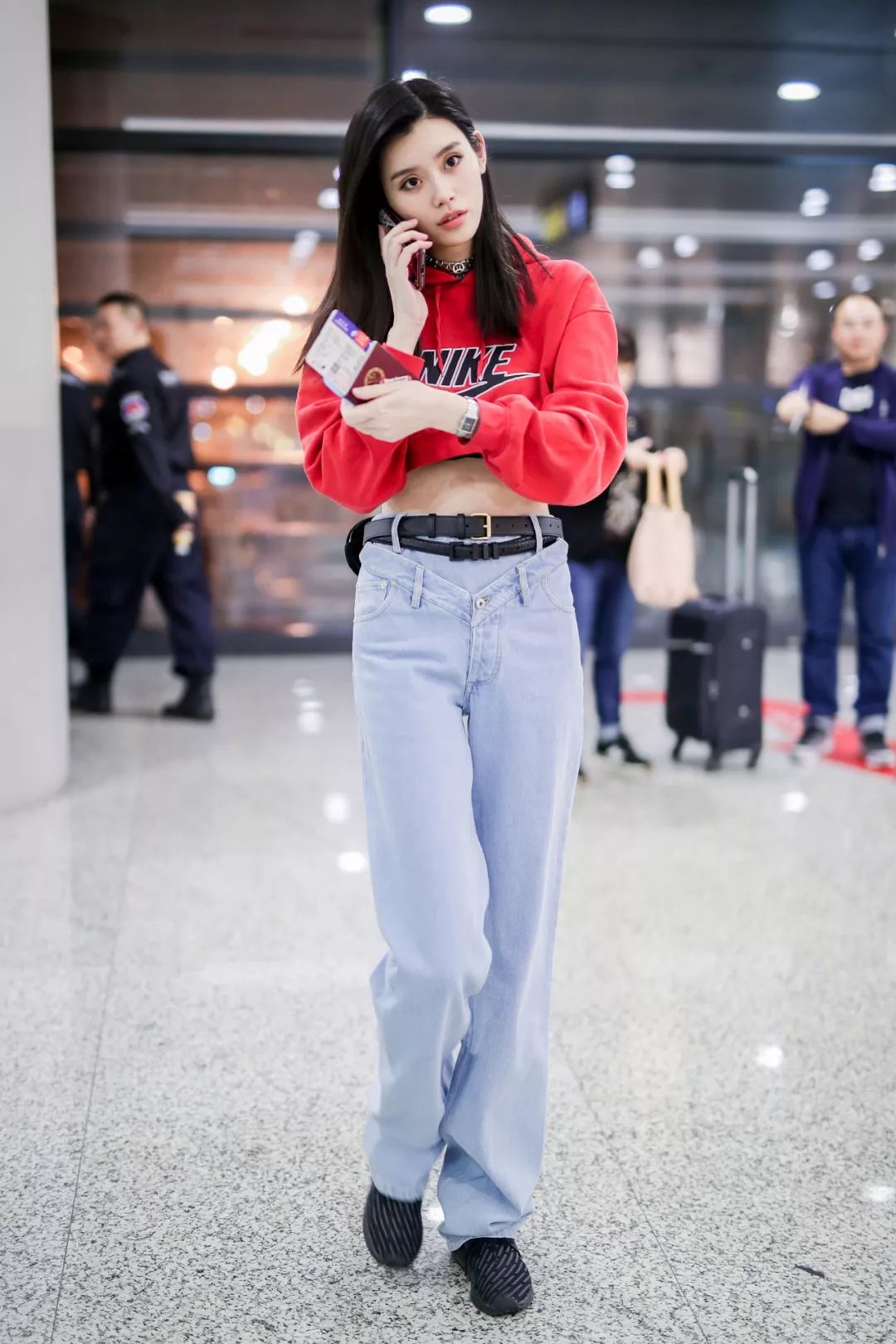 空调房里太冷怎么办,空调房太冷怎么办穿什么外套