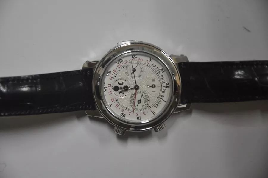 6万人围观!这位贪官的一块手表,起拍价720万元!判决书披露惊人受贿情节