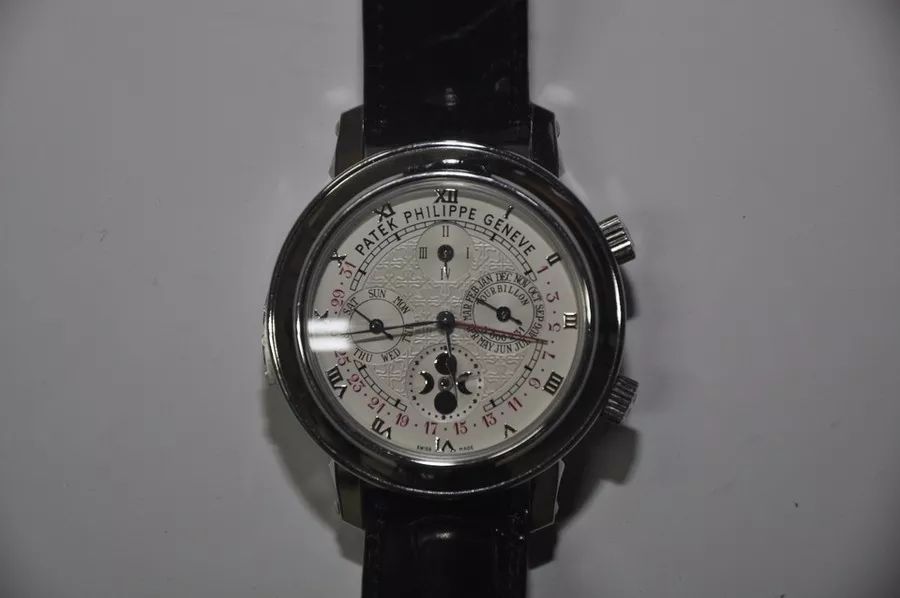 【拍案惊奇】6万人围观!这位贪官的一块手表,起拍价720万元!判决书披露惊人受贿情节