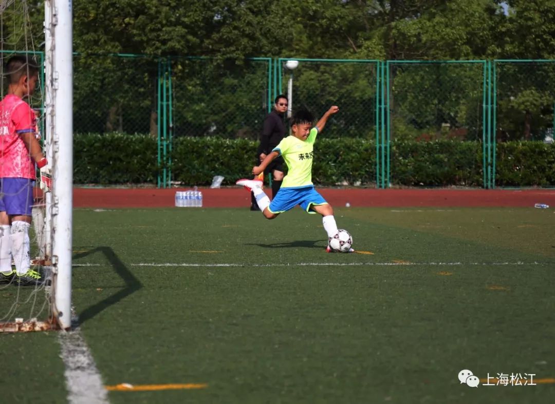 足够精彩校园足球联赛火热进行中,足够精彩足球比赛