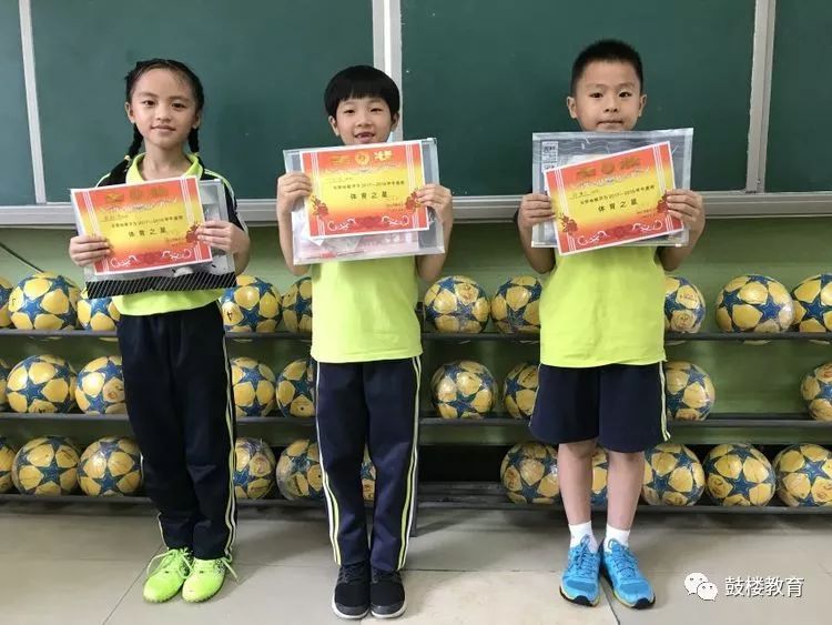 牛娃获奖视频,牛娃游泳冠军