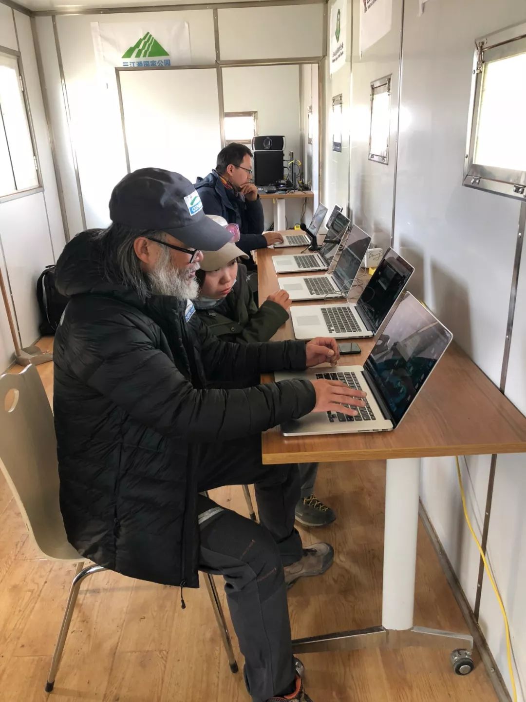 杨欣环保战士,关于环保战士杨欣的素材