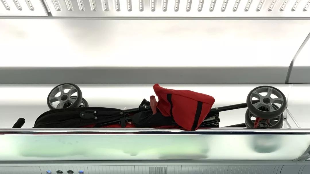 高铁上行李可以放在什么地方,高铁上带行李物品的规定